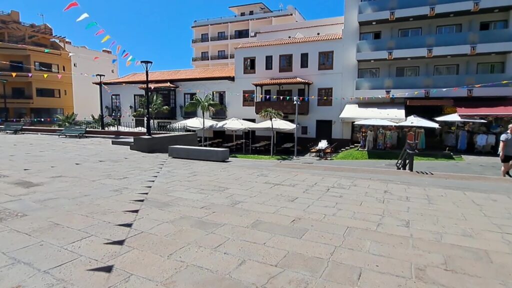 A walk along Calle Quintana