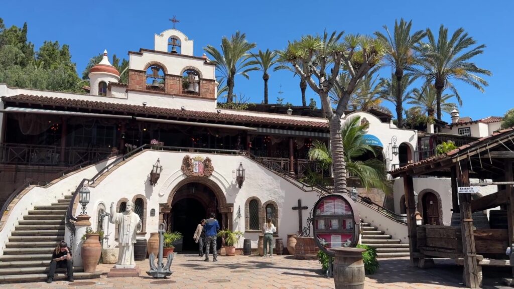 Mesón El Monasterio y Ermita de La Cruz