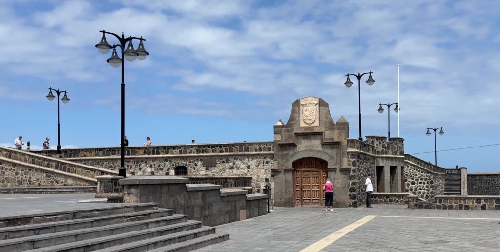 Walking from San Telmo to El Muelle