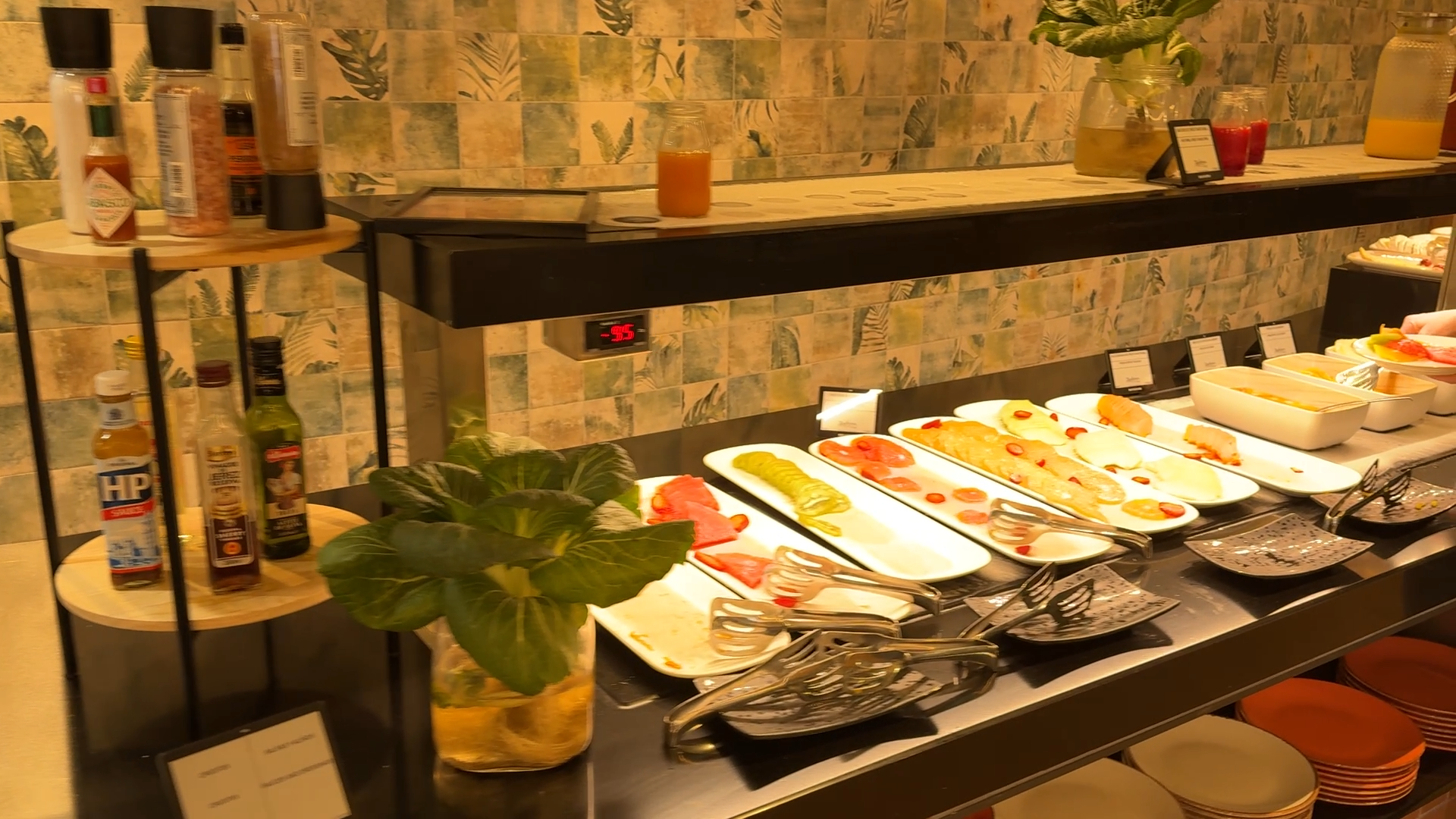 Food in Radisson Resort & Residences Tremor Restaurant