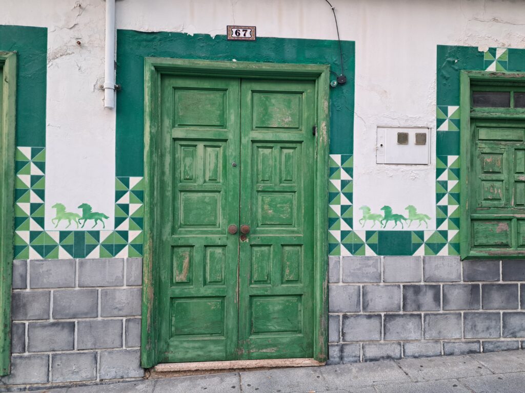 Apodos: Painted Houses in La Ranilla, Puerto de la Cruz