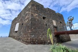 Castillo San Felipe in Puerto de la Cruz, venue for the Teófilo Galán Ulla exhibition; photographed in 2025