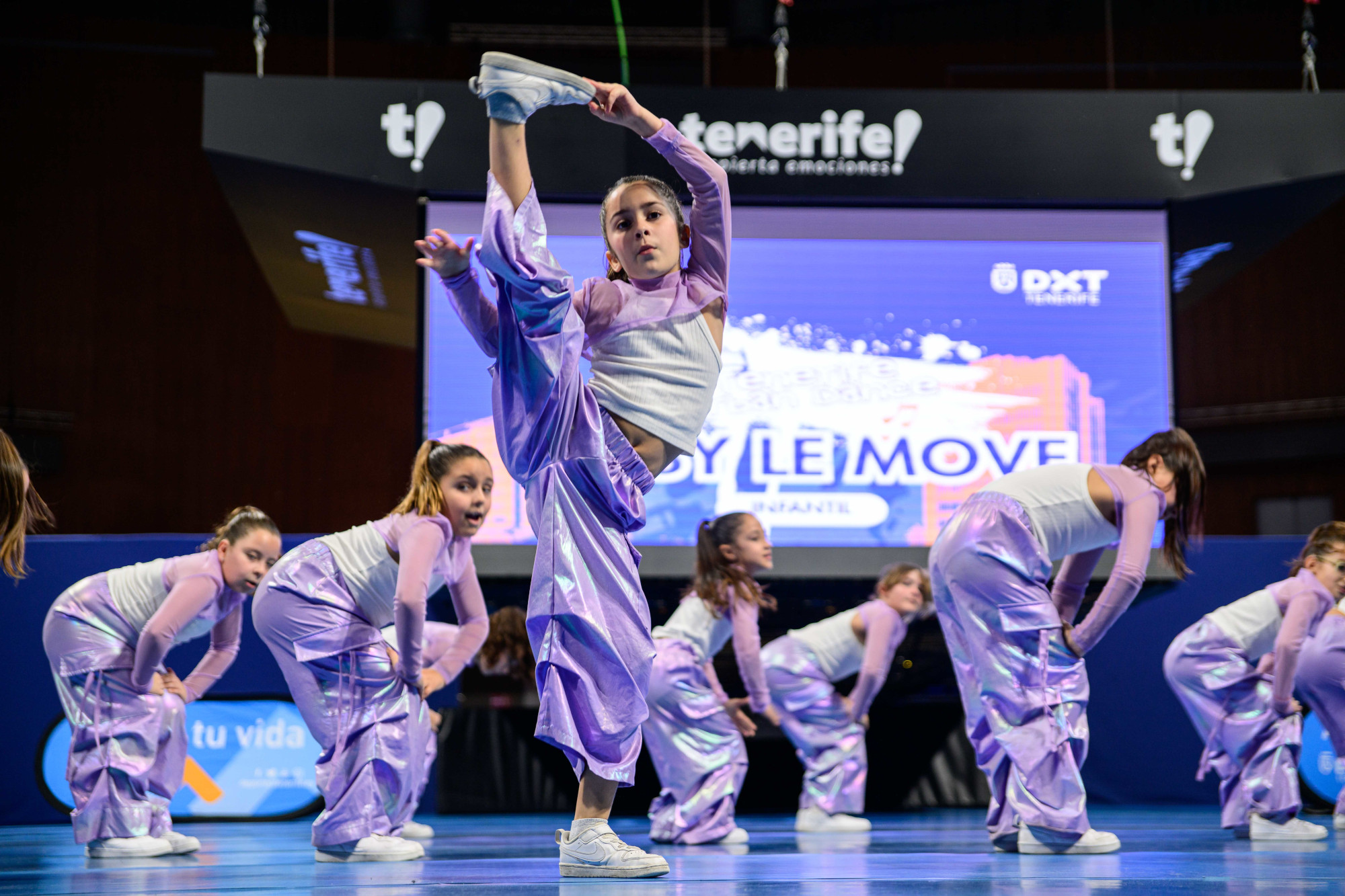Dancers in lilac costumes at a previous Tenerife Urban Dance competition